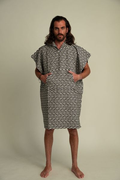 "Pulse" Strandponcho - Sort